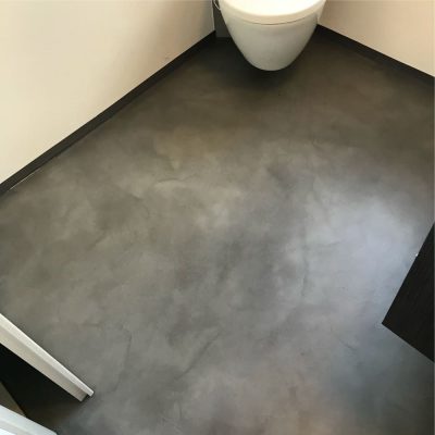 Spachtelwerke 27 - Fugenloser Boden WC